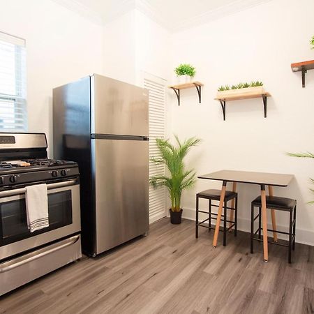 Modern Westshore Apartment Tampa Exterior photo