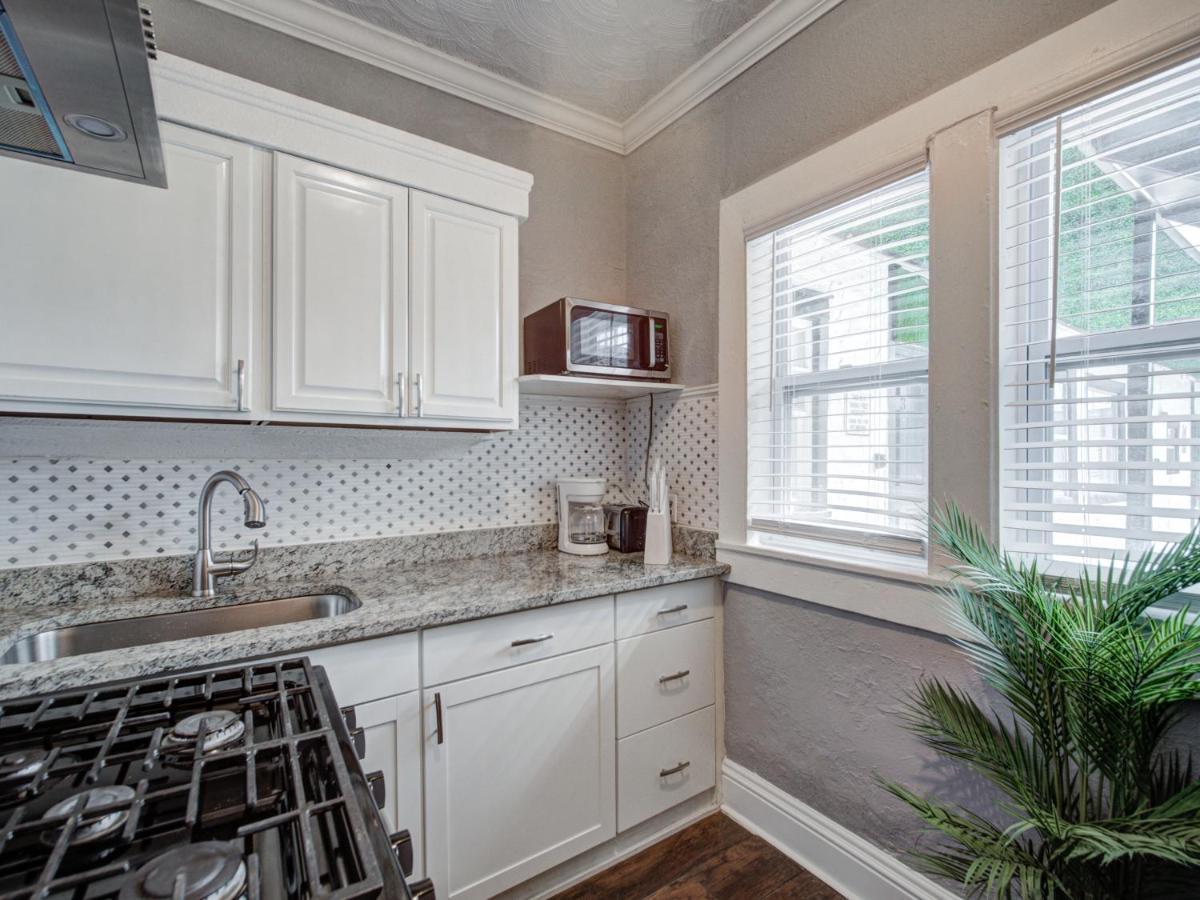 Modern Westshore Apartment Tampa Exterior photo