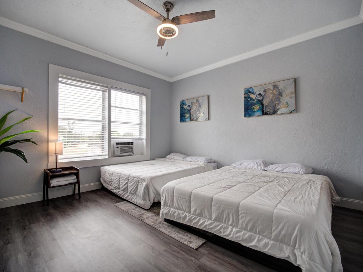 Modern Westshore Apartment Tampa Exterior photo